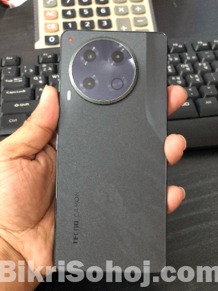 Tecno camon 30